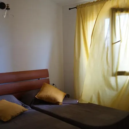 펜션 Domo Sara 오로세